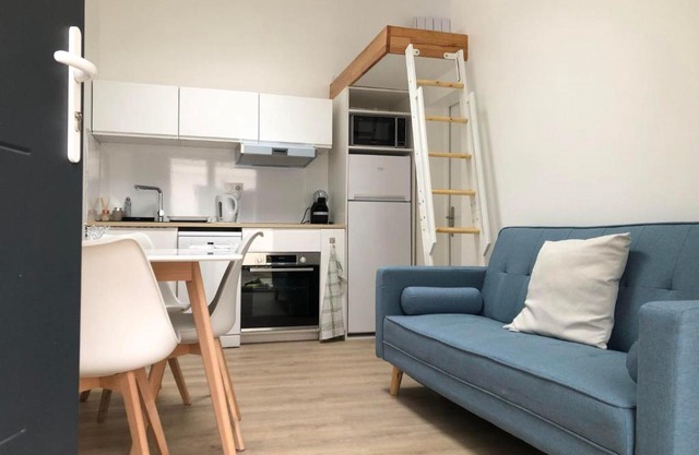 F2 équipé, 15mn de Paris, parking, climatisation