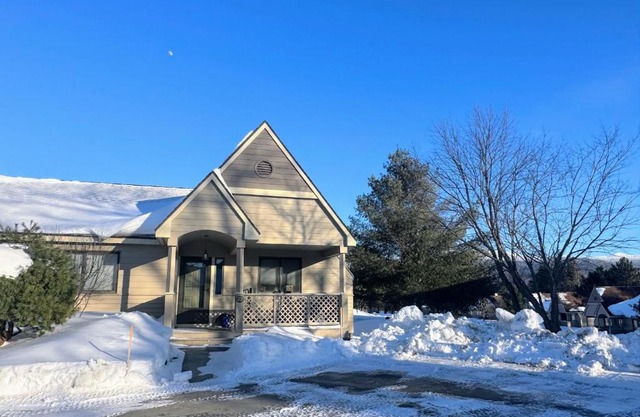 F22 Great location close to Bretton Woods Ski Area, Ice Castles, Mt Washington Hotel