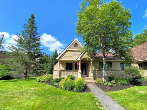 F3 Well appointed Townhome a short walk to the Mount Washington Hotel 1 minute to ski area