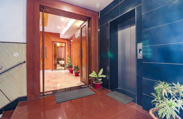 Fabhotel Grand Arya