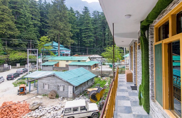 Fabhotel Negis Shivalaya