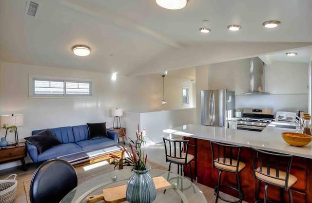 Fabulous and Easy commute! nice 3bedroom2bath house washer dryer