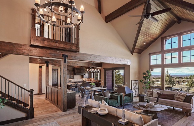 Fabulous Views, Fireplace, Hot Tub, Fire Pit, Outdoor Pizza Oven, Resort Pool