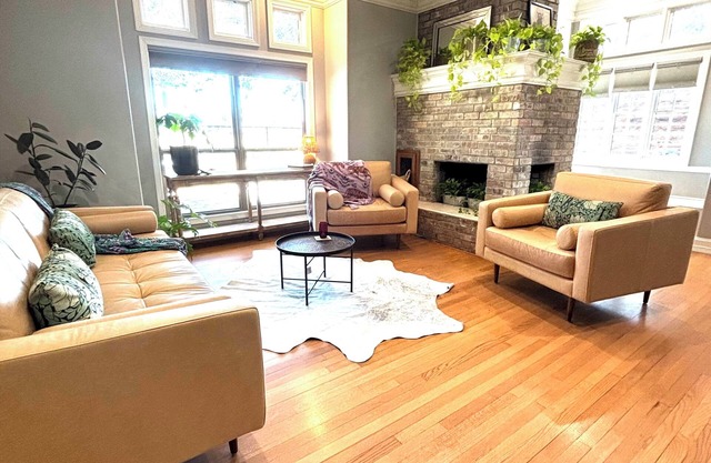 Faire La Fête Manor ~ Waxahachie Estate Home ~ Event Grounds ~ Close to DFWn