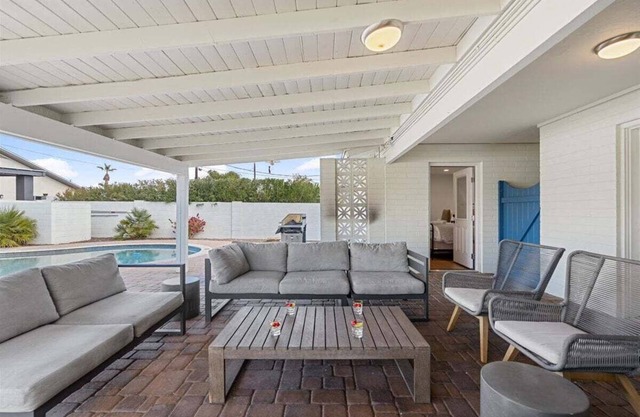 Fairway - Pool & Mini Golf - 5 Mins to Old Town