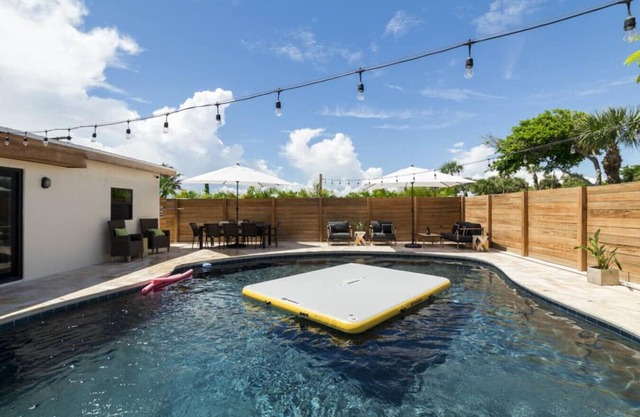 Fall Flash Sale –15% Off This Month Spacious Cocoa Beach Home – Heated Pool, Sunsets & Surf Multi-Family Getaway Beach & Rocket Views