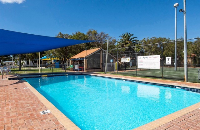 Family Bungalow- Unique, well renovated family friendly holiday cabin in Geographe Holiday Park