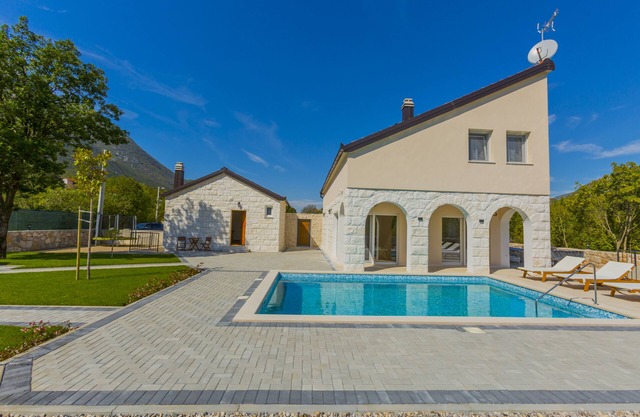 family-friendly, capacity 6+2