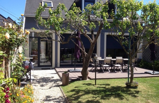 Family home with garden 100m from the beach - l'Epi Bleu