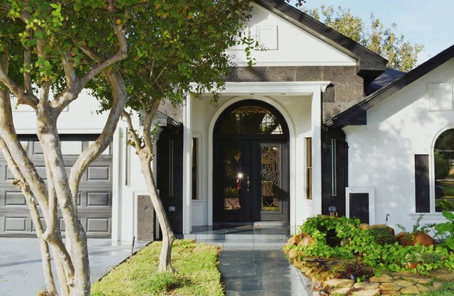 Family Luxury Home With Pool in Mcallen Near by Hospitals and Stores