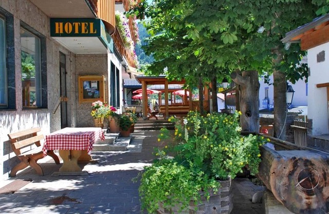 Family room "Alpenglück" for 3 to 4 persons - Hotel Alpenrose