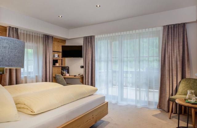 Family room C with shower, WC - Berghotel Hauserbauer