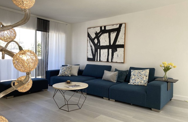 Fantasic Location, 1 Block From Orange Ave Attractions, 2.5 Blocks From Beach!