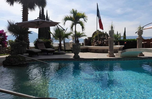Fantastic Ajijic Casita with Private pool and unbelievable lake & mountain views