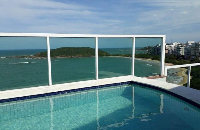 Fantastic penthouse facing the ocean in Blue Cove