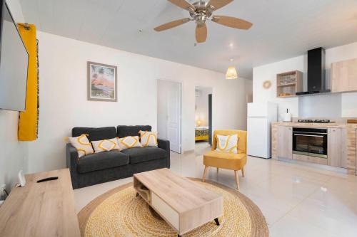 Fare Mehiata 2, free canoe