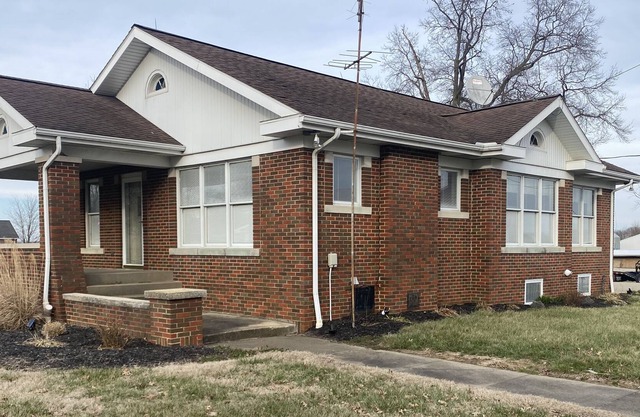 Farmhouse 7 min from New Harmony 12 min from USI