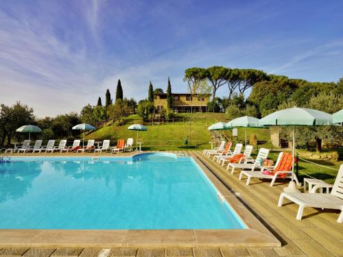 Farmhouse with air conditioning, private terrace and pool