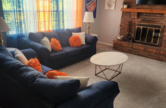 FC SUITES Experience luxury blended with comfort! Dive into the plush elegance