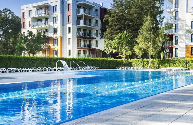 Fe/Wo 350 m from the wide beach. Swimming pool, sauna, fitness, beautiful surroundings,