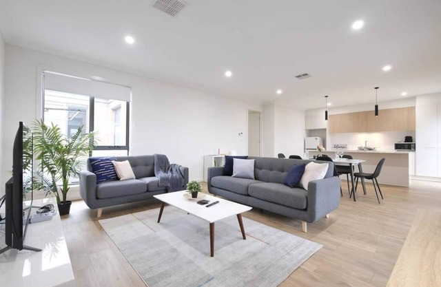 FEEL HAPPY & AT HOME HERE. No stairs. Modern designer space. Ducted A/C. Double garage.