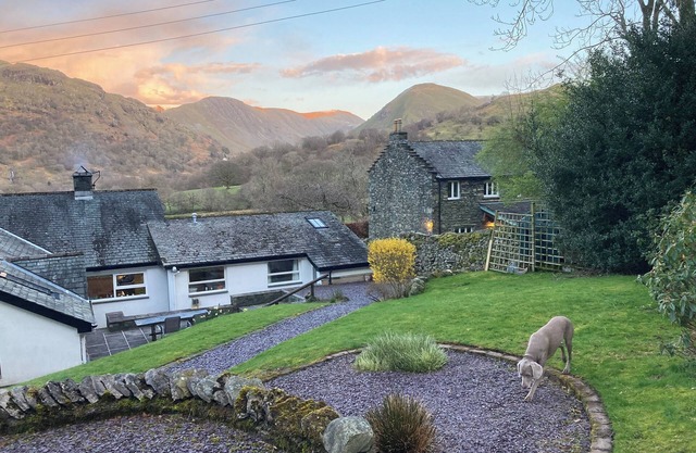 FELLDALE, pet friendly, with open fire in Ullswater