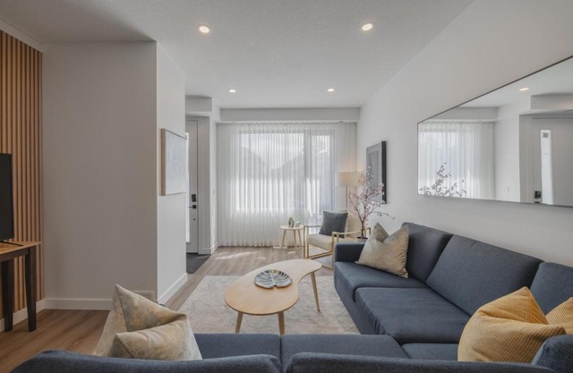 Fenced Yard, Free Parking, 2 King Beds with AC