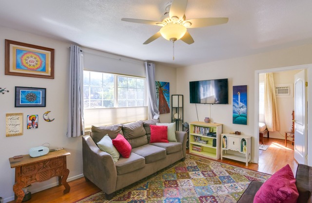 Fenced Yard & Grill: Orville Cottage Near Trails!