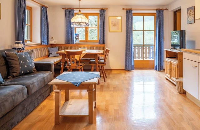 Ferienwohnung Steinberg, 1-3 Personen, 43 qm, Dusche/WC, Balkon, TV, 1 Schlafzimmer + 1 Wohnschlafzimmer, Nichtraucher