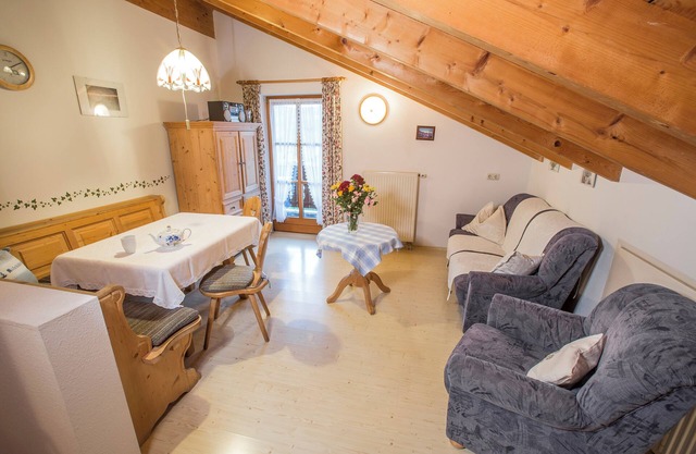 Ferienwohnung Nr. 5, 48 qm, Nichtraucher, 1 Schlafzimmer, Wohnraum/Kochnische, Balkon, Sat-TV, 4 Sterne, max 3 Personen