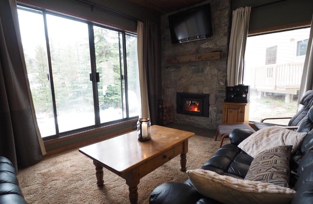 Fern Haven Townhouse near Ski in Out