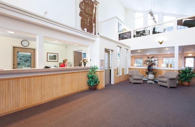 Fernie Slopeside Lodge