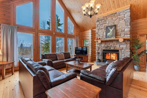 Fiddler Lake Resort Chalet Deer 59