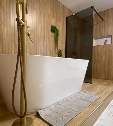 Filuma Suite with private terrace and balcony PANORAMIC GACKA VIEW