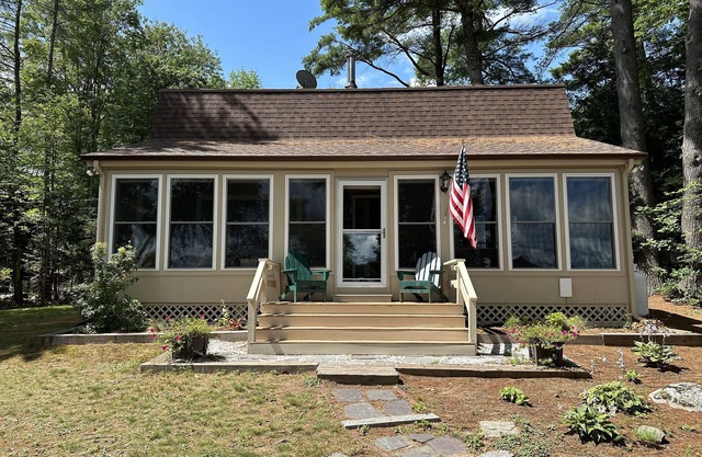 Find your Happy Place, Highland Lake, Bridgton. Dock, fire pit, lakeside deck!n