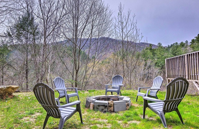 Fire Pit & Mtn Views: Charming Marion Cabin!