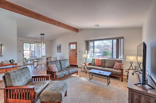 Fire Pit, Near Hiking Trails Sedona Retreat!