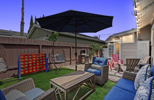 Firepit, Game Room & BBQ - Family-Friendly Home