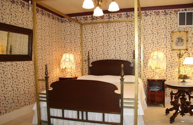 Fireplace/1880square tube brass KINGBED/1920triple bow front dresser/clawfoot