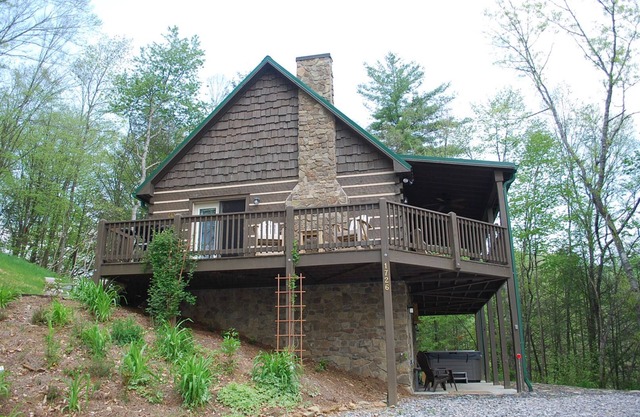 Fisherman's Paradise-Cabin on Helton Creek,HotTub,PoolTable,Firepit,WIFI