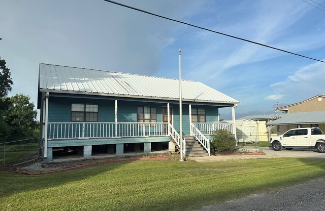 Fishing camp in Falgout Canal Marina!