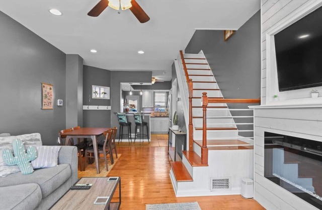 Fishtown Fun 2BR Fireplace