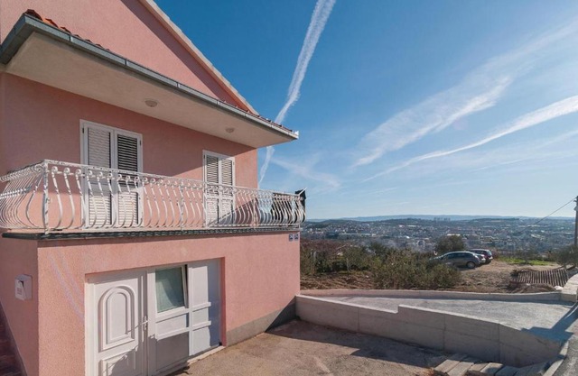 Five-Bedroom Apartment in Solin