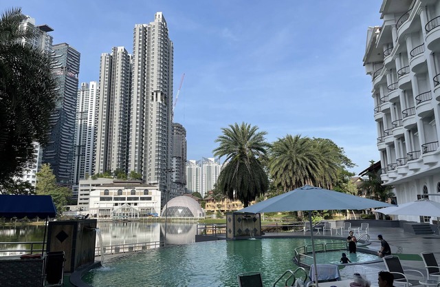 Flamingo Hotel by The Lake