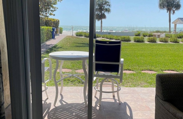 Flash sale late Oct - Nov 50 ft from sand, Private Island 125 +review