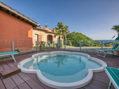 Flat on a farm with swimming pool and many activities