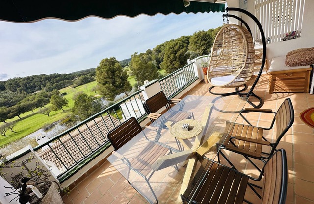 FLAT Surrounded by nature, with pool, and beach nearby