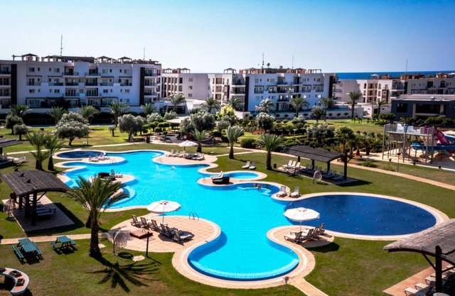 Flat w/ Shared Pool near Beach in Iskele