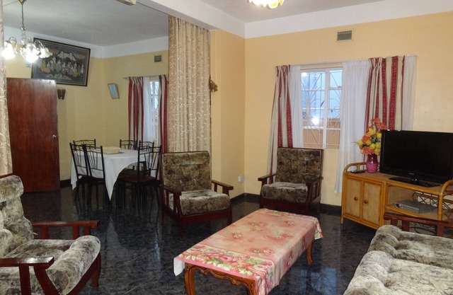 Flic En Flac: Mauritius, rooms and appartement for holiday at resident place