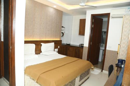 Flourish Stay Saket near Max Hospital